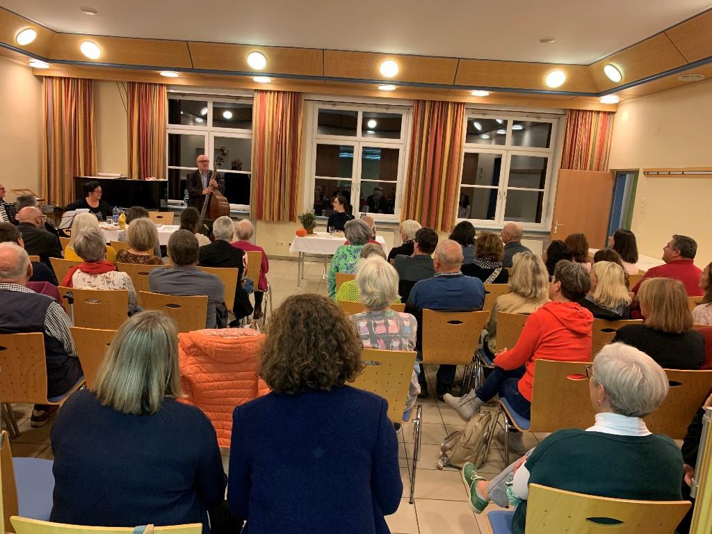 Öffentliche Bücherei der Pfarre und Gemeinde Helfenberg